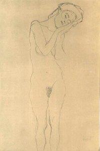 Jeune fille nue de face avec main sur la joue